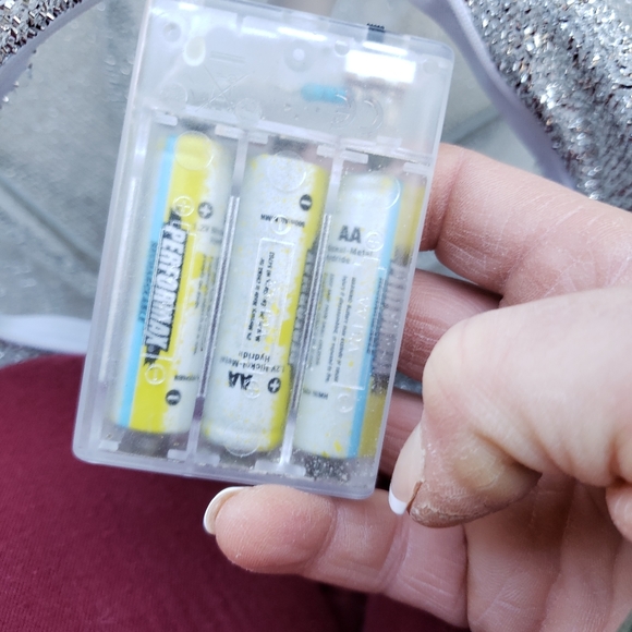 Three Battery Powered Light up hanging stars - Picture 3 of 8